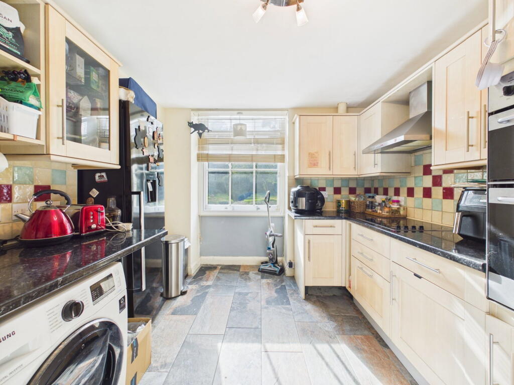Apartment in Swindon, Calne - View 3