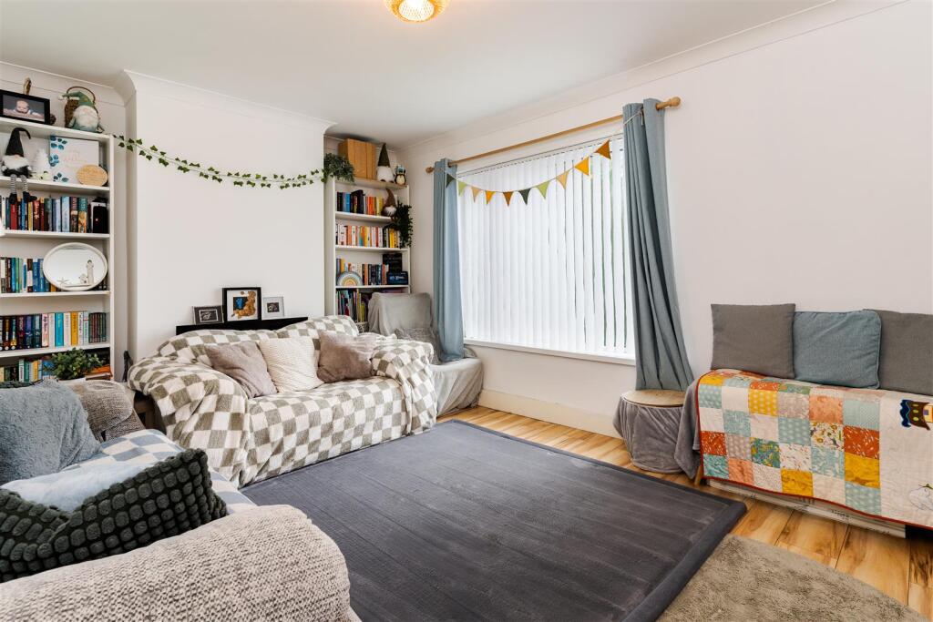 House in Cardiff, Pentrebane, Fairwater - View 4