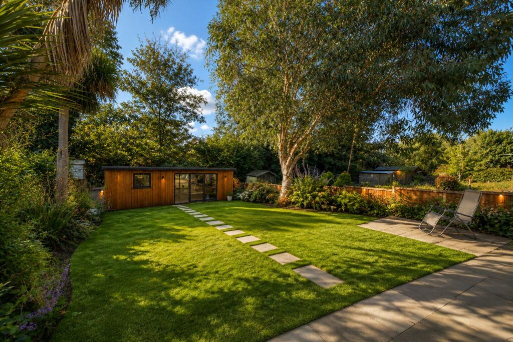 House in London - View 3