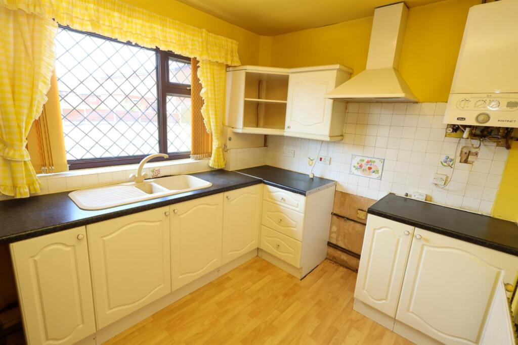 House in Salford, Greater Manchester - View 5