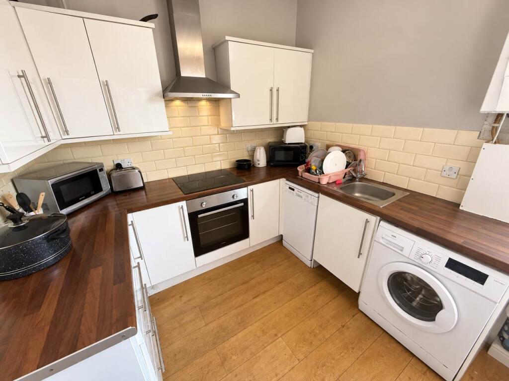 Apartment in Worthing, West Sussex - More
