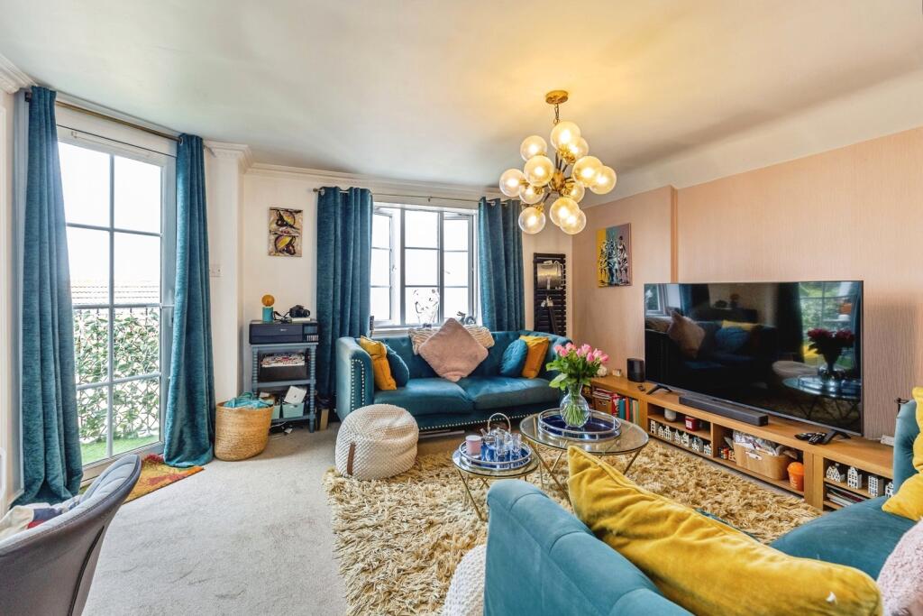 Apartment in Portishead, North Somerset - More