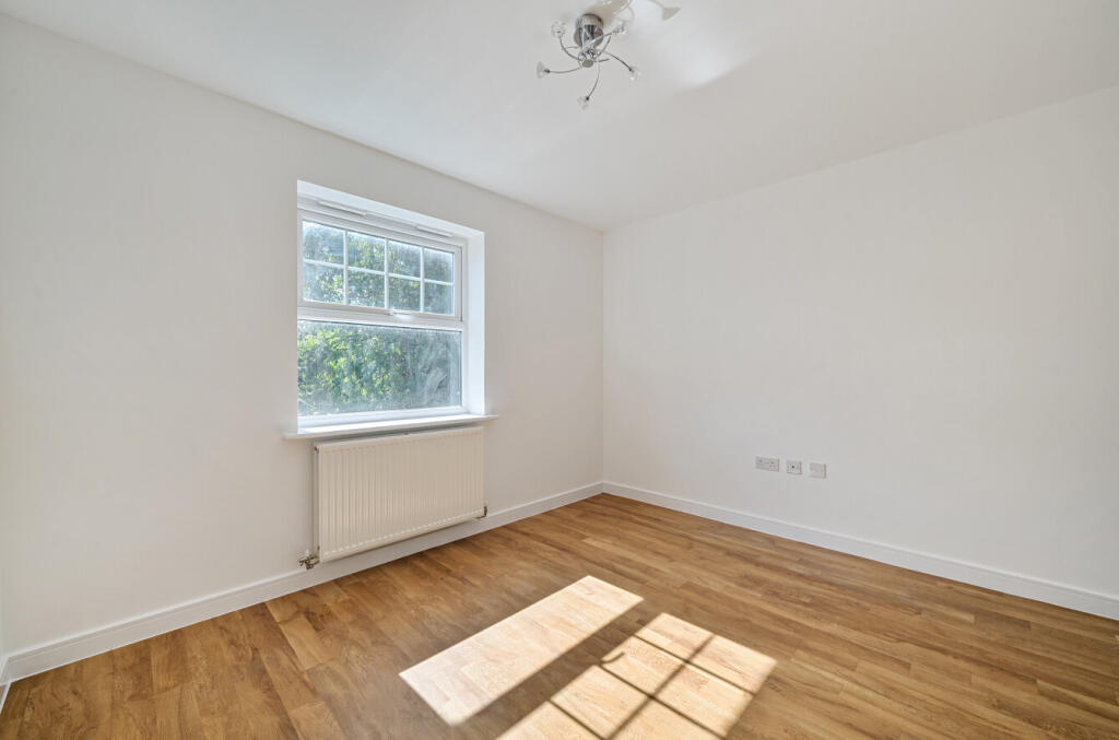 Apartment in Bromley - More