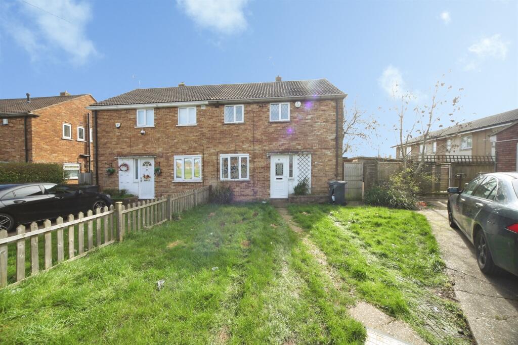 Main image of property: Keepers Close, Luton