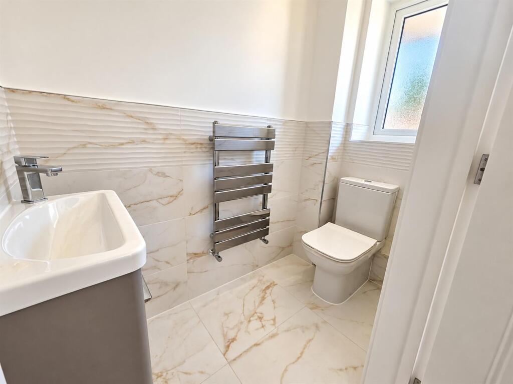 House in Thurleigh, Cross End - More