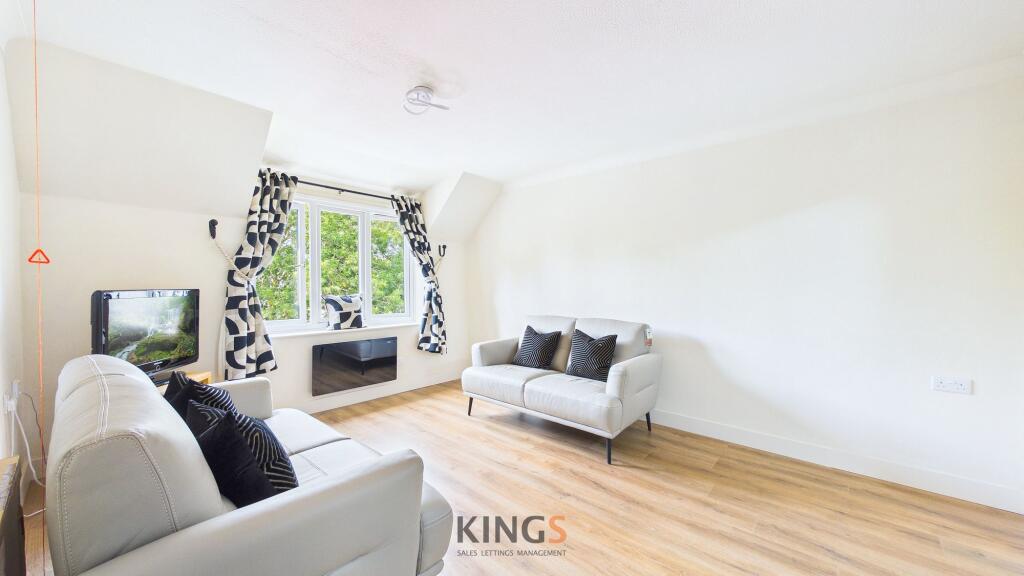 Apartment in St Albans - View 3