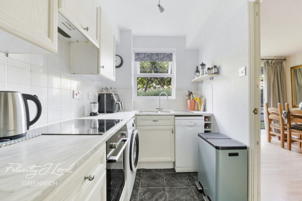 Apartment in London, Millennium Quay, Greenwich Peninsula - View 2