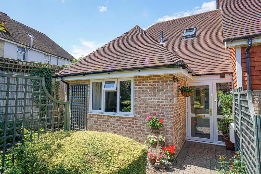 2-bed terraced on Mitre Way, Battle, £290,000