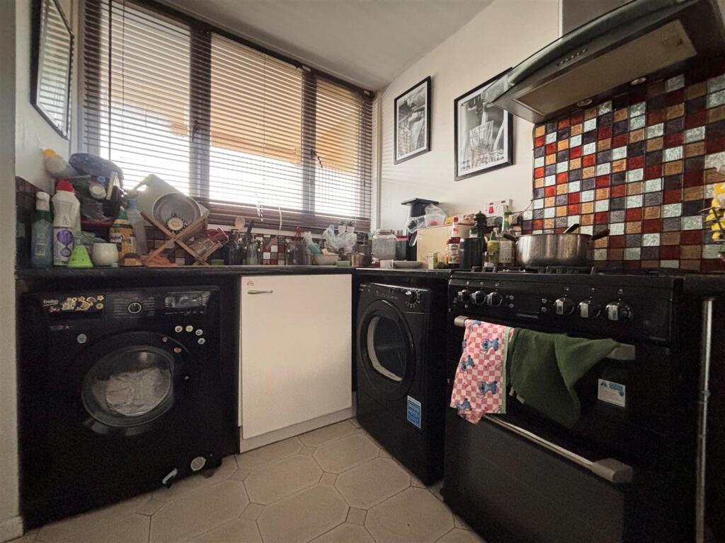 Apartment in Solihull, Kingshurst - View 5