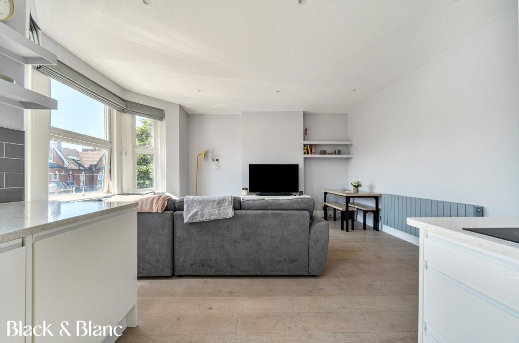 Apartment in London - View 5