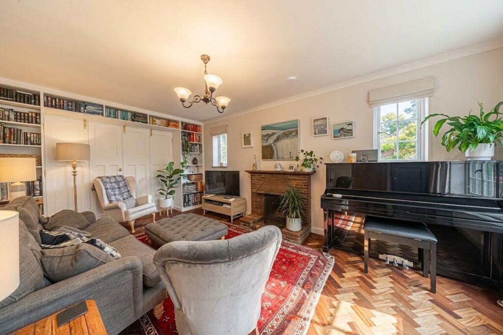 Hickmans Lane, Lindfield, RH16 photo 3