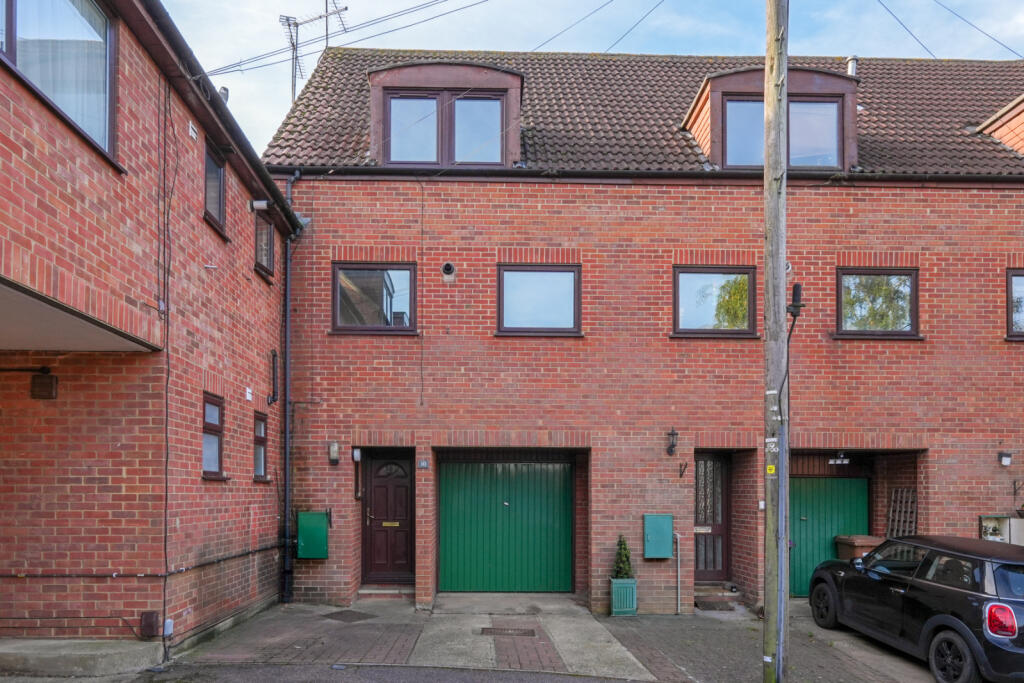 4-bed terraced on Kingfisher Way, Bishop's Stortford, Hertfordshire, CM23, £425,000