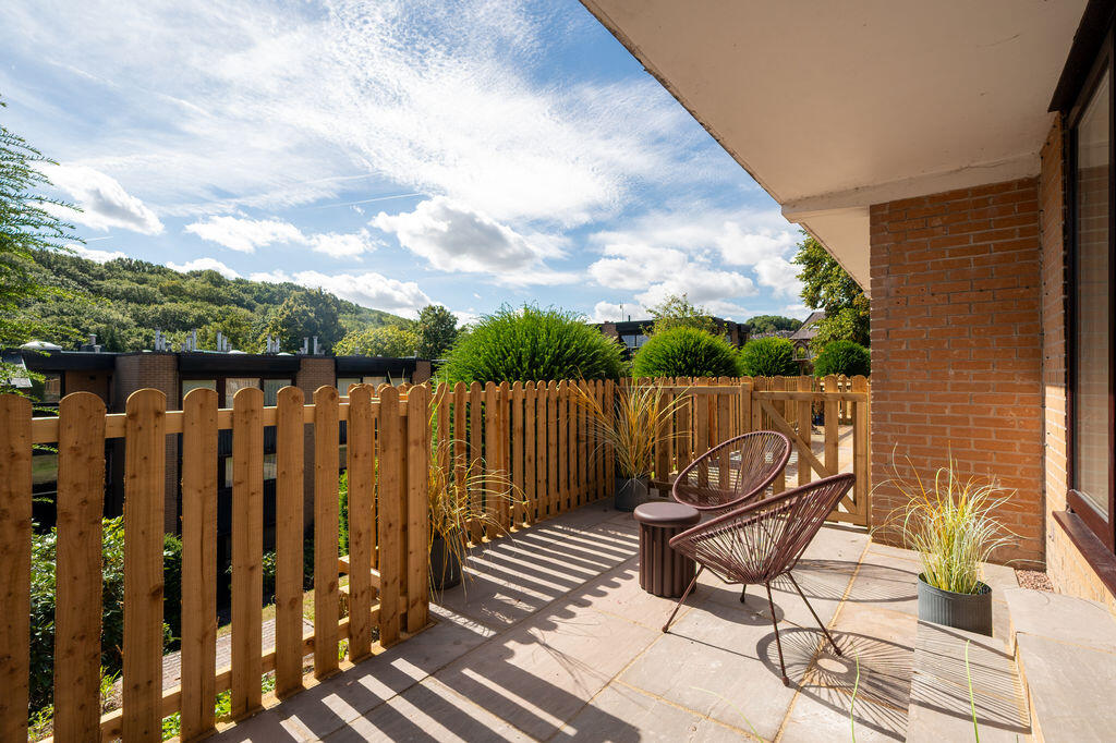 Apartment in Sheffield, Hangingwater, Ranmoor - View 4