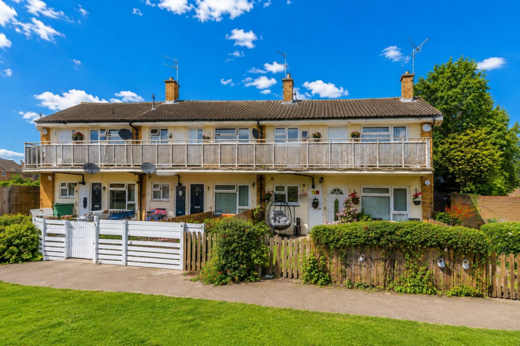 Main image of property: Knights Close, Eaton Bray