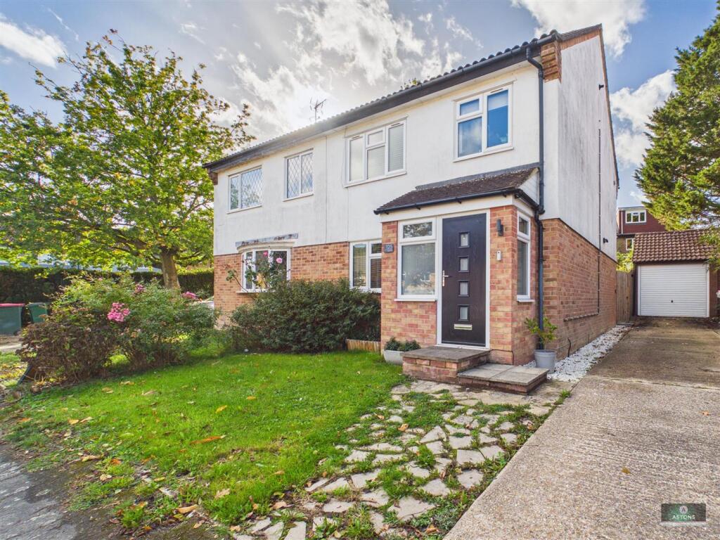 3-bed semi-detached on Heathfield, Pound Hill, £425,000