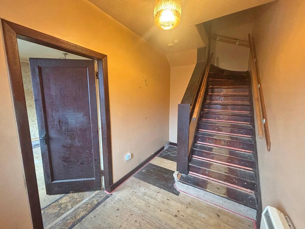 28 Lochy Road, Fort William, PH33 6NN photo 3