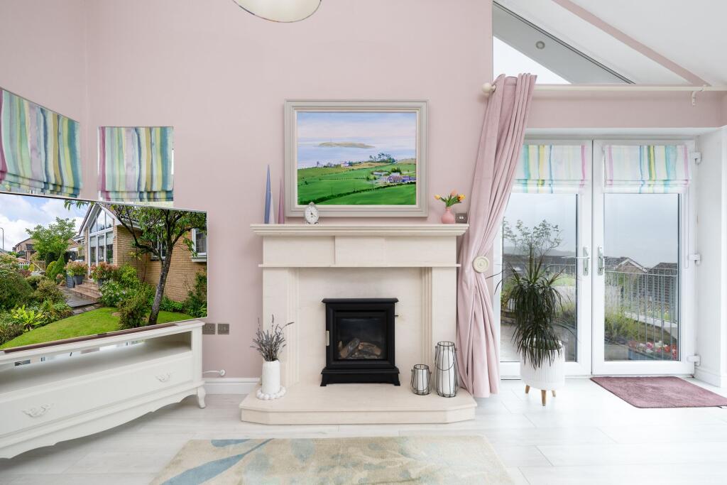House in Paisley, Inverclyde - More