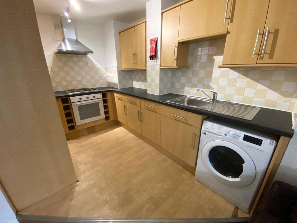 Apartment in Newcastle upon Tyne, Tyne and Wear - View 3