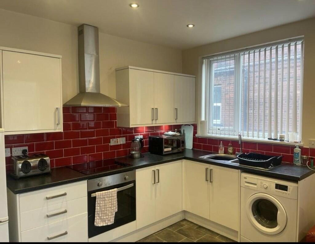 Apartment in Bolton, Heaton - View 4