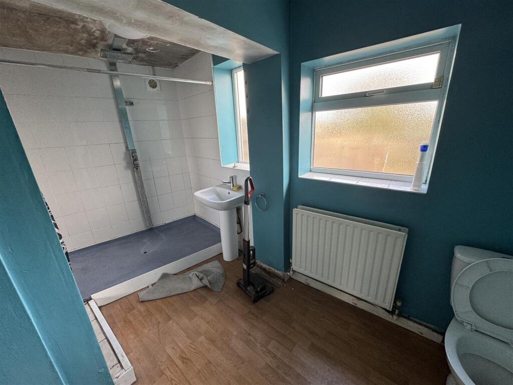 House in Ashfield, Sutton in Ashfield, Dalestorth - More
