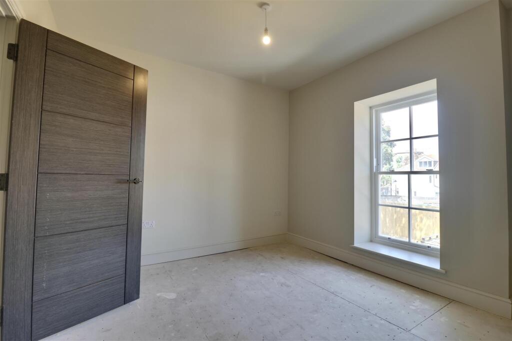 Apartment in Southsea - More