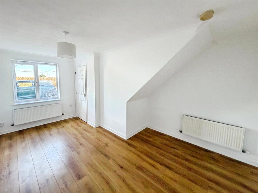 House in Doncaster, Stainforth - View 4