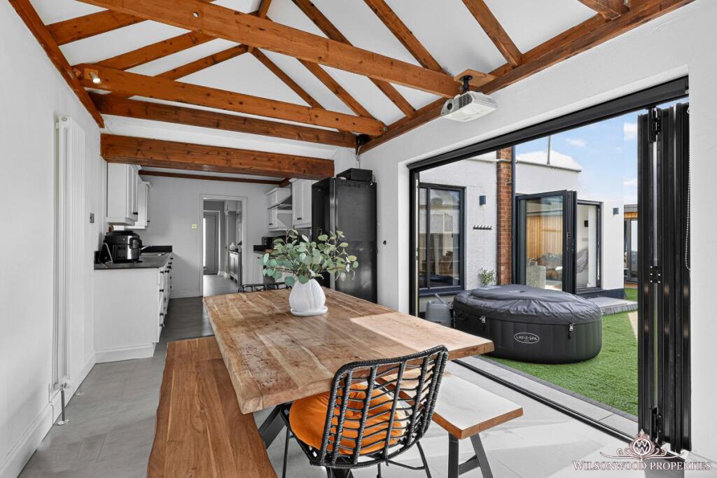 House in Castle Point, Canvey Island - View 4