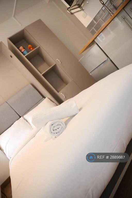 Studio flat for rent