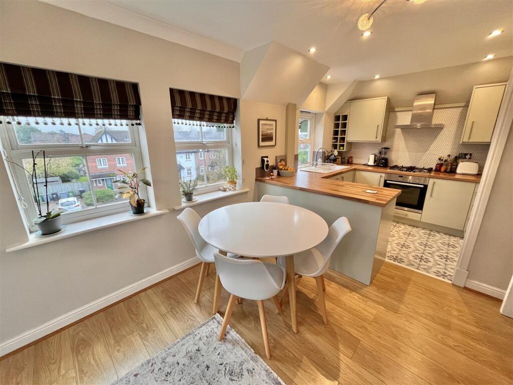 Apartment in Stockport - View 4