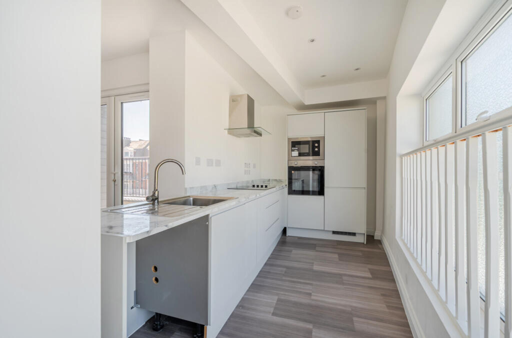 Apartment in Worthing, West Worthing - View 3