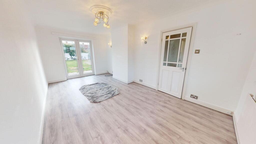 House in Doncaster, Armthorpe - View 4