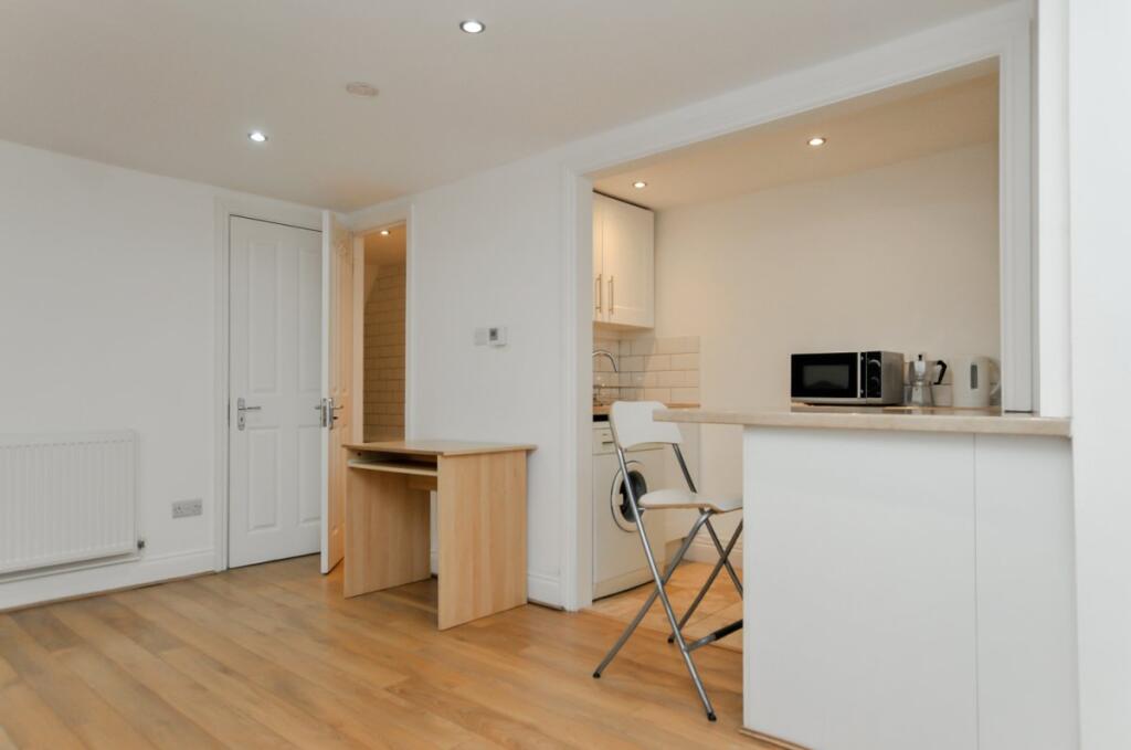 Apartment in London, Upper Clapton, Clapton - View 2