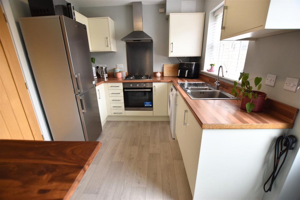 House in Grimsby, Holton-le-Clay - View 5