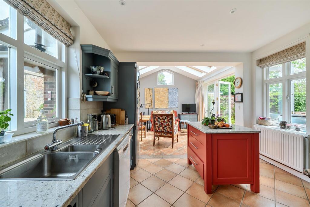 Whitcombe Road, Beaminster photo 4