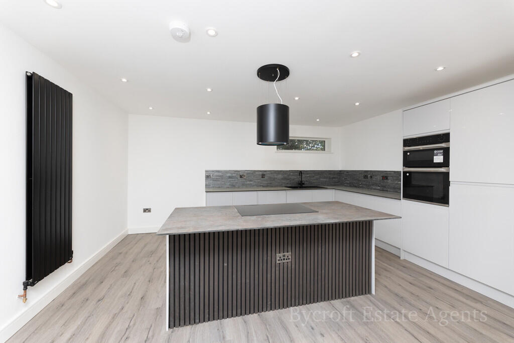 Marine Parade, Gorleston - Just steps away from Gorleston's expansive sandy beach and seafront prome photo 4