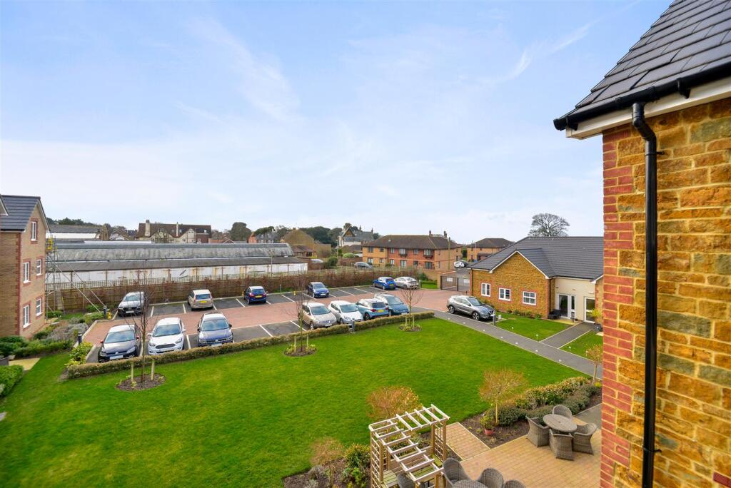 19 Eastland Grange, 16 Valentine Road, Hunstanton, Norfolk, PE36 5FA photo 2