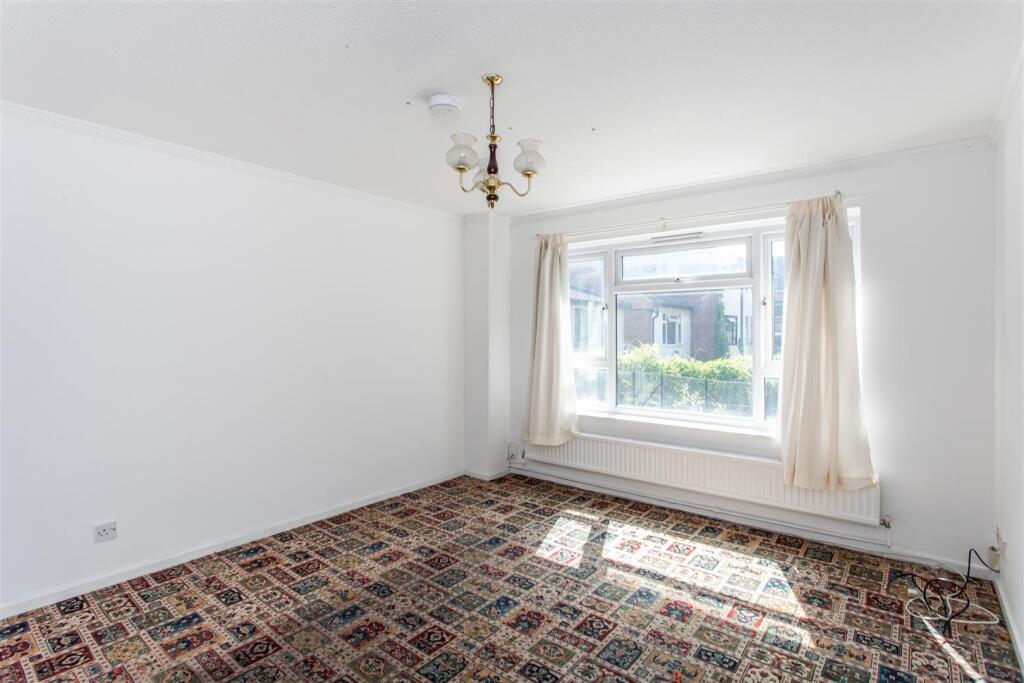 Canal Close, Stepney Green, E1 - View 6