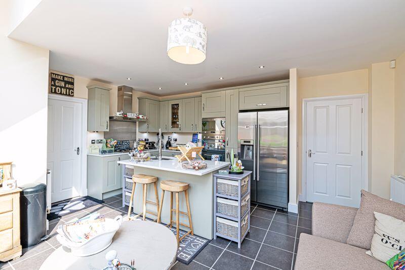 11, Springbrook, Walton, Warrington photo 4