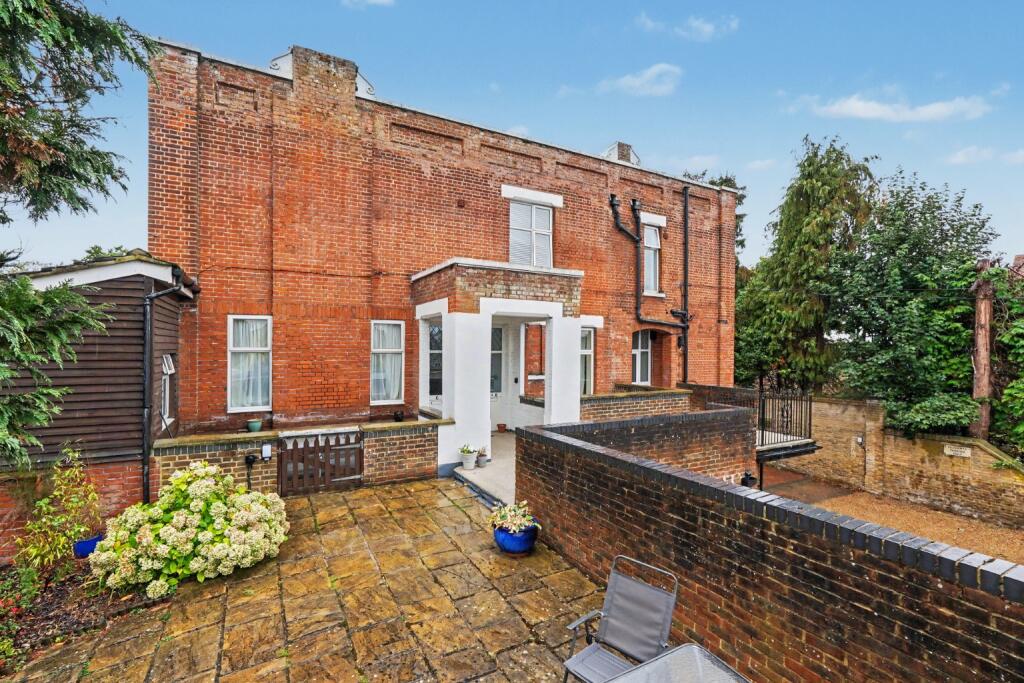 Main image of property: 7 Dene Court, 189 Ufton Lane, Sittingbourne, Kent, ME10 1EU