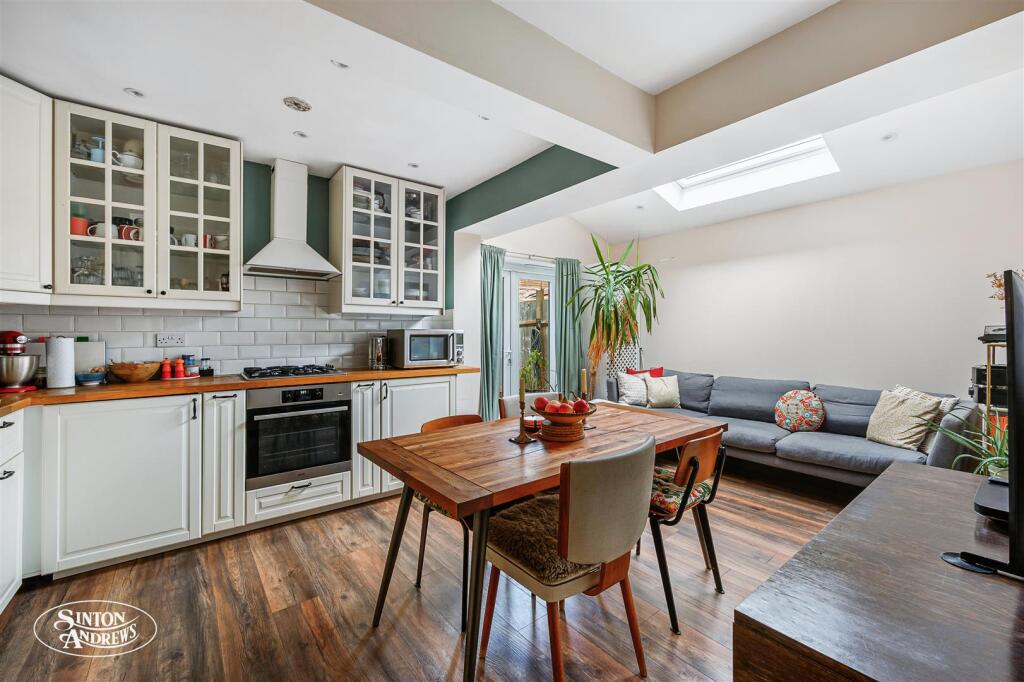 Apartment in London - View 5