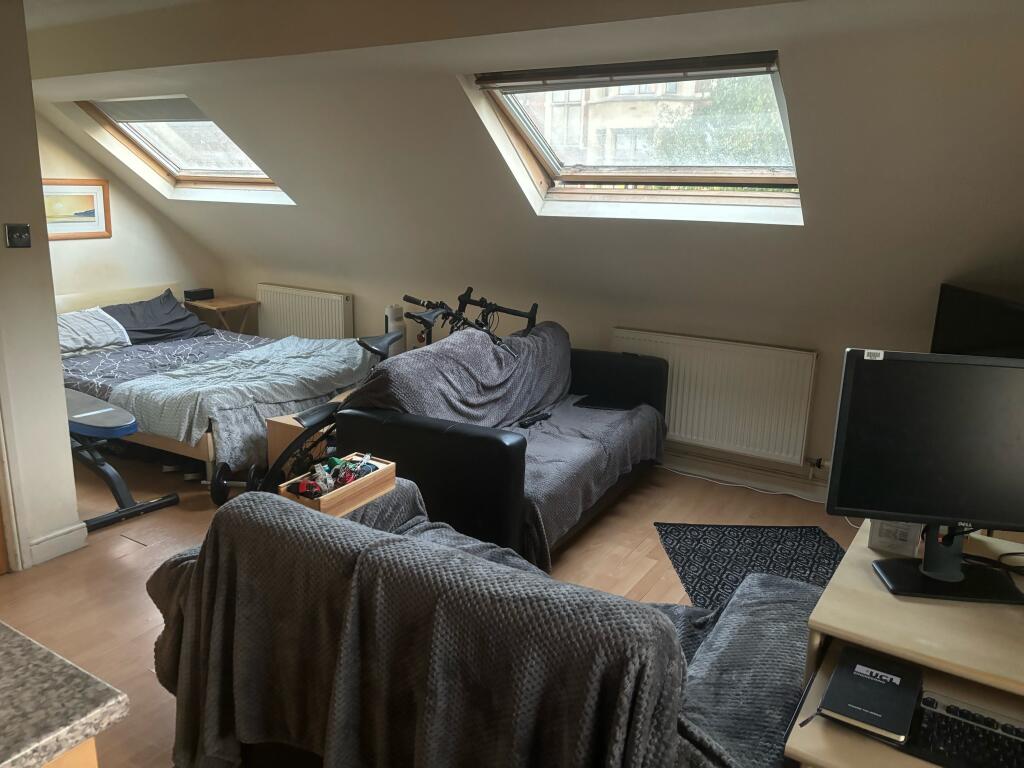 Main image of property: The Parade, Roath, Cardiff