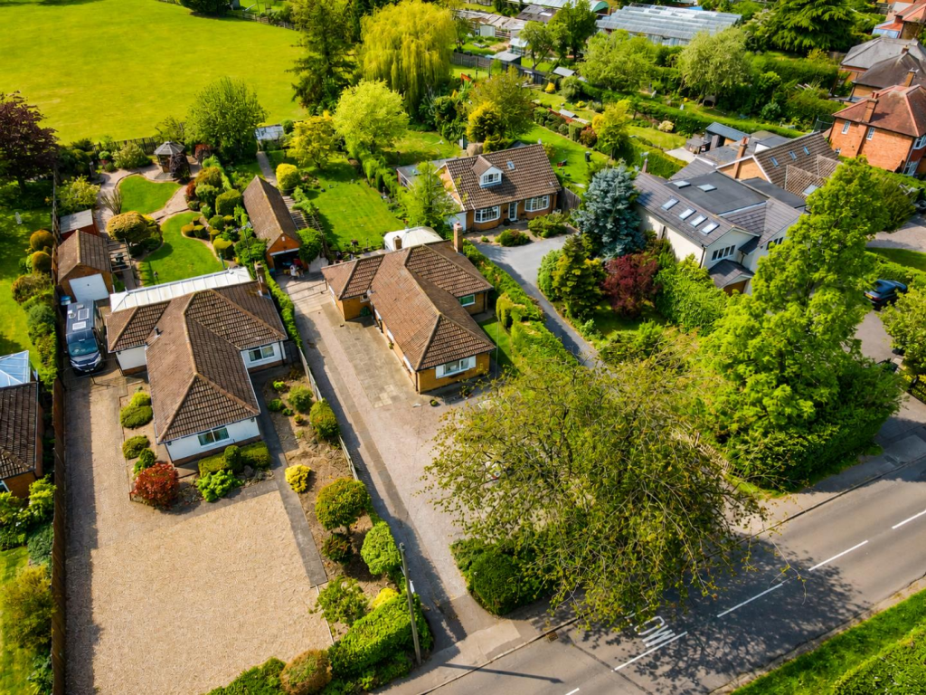 House in Rushcliffe, Tollerton - More
