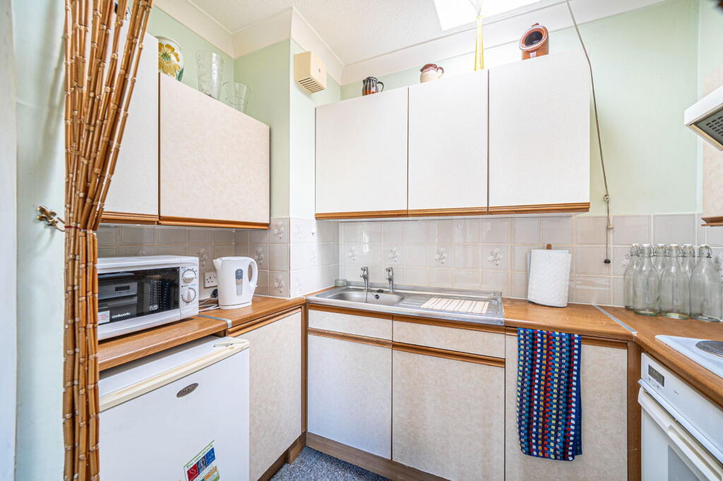 Mulberry Mead, Whitchurch, RG28 7BE photo 4
