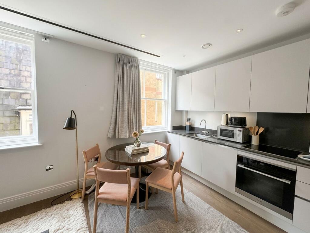Apartment in London - View 5