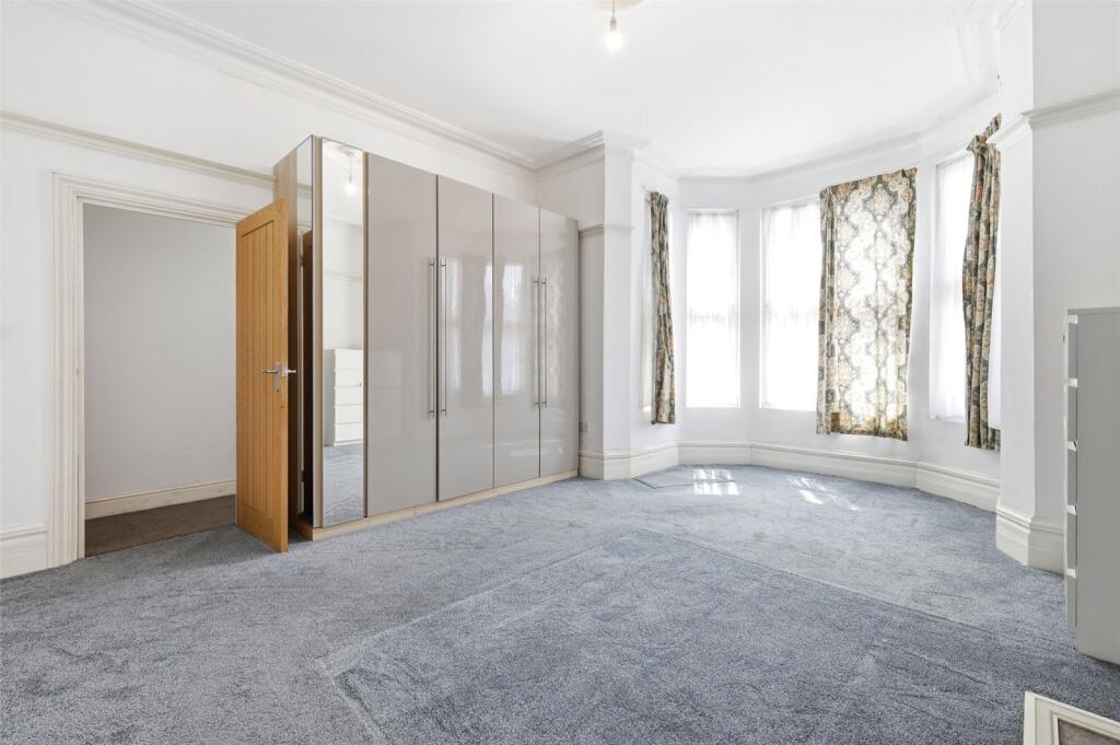Apartment in London - View 5