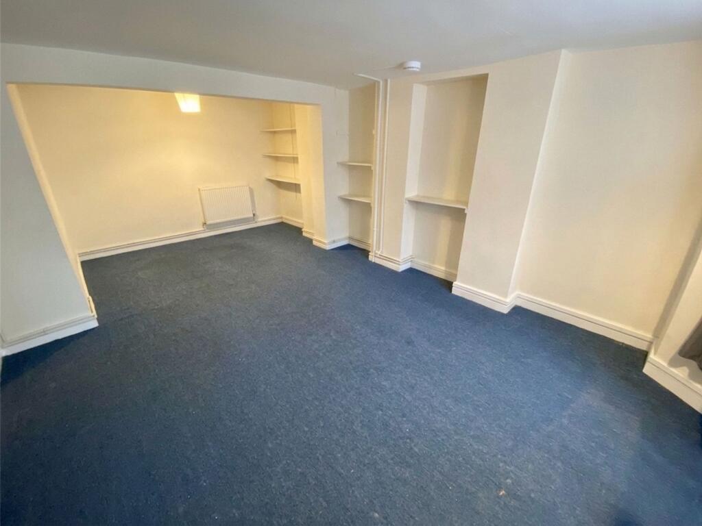 Apartment in Bristol, Kingsdown - View 4