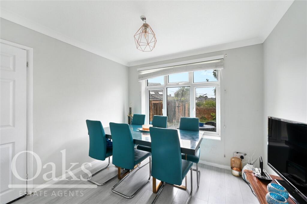 House in Croydon - View 4