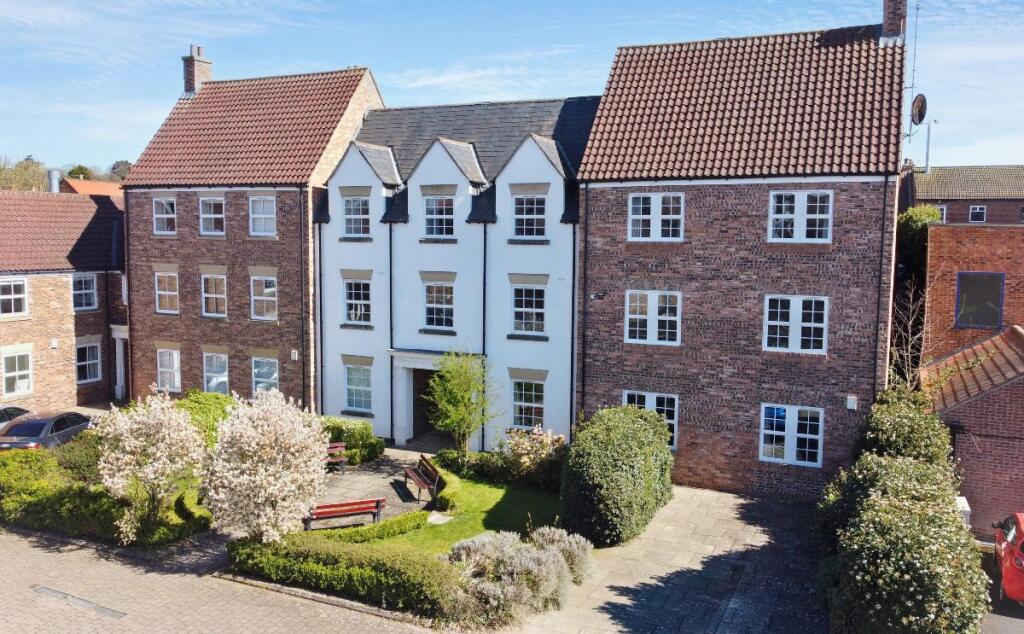 2-bed flat on Brunel House, Yarm, TS15, £190,000