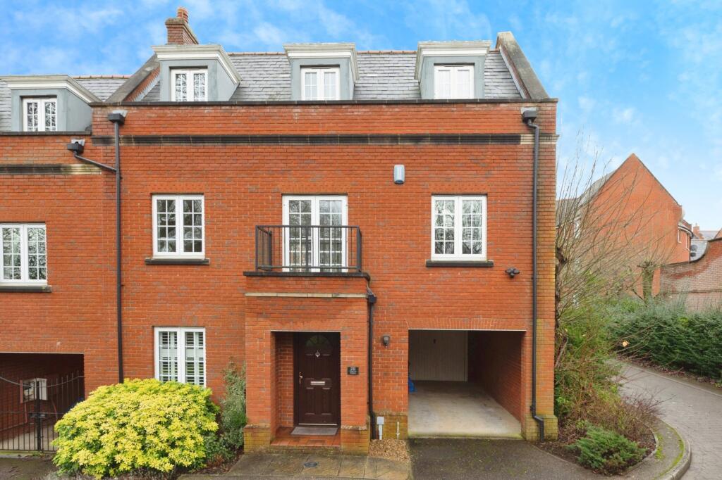 Main image of property: Osborne Heights, Warley, Brentwood, Essex, CM14