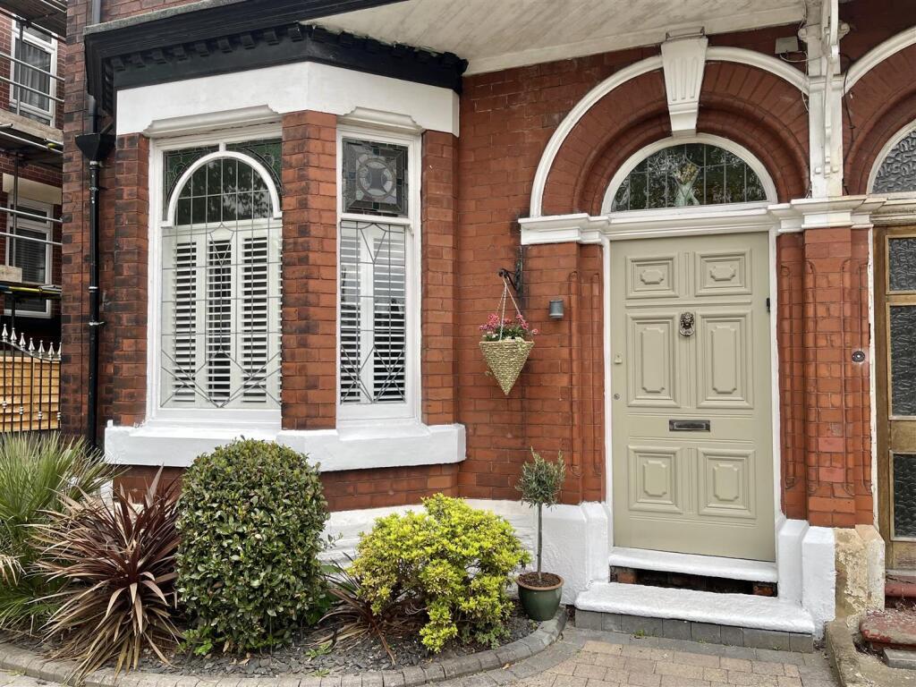 House in Oldham - View 3